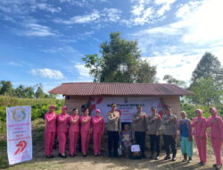 Polres Pakpak Bharat Bersama PJU dan Bhayangkari Bagikan Bansos Kepada Warga Masyarakat kurang Mampu.