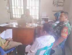 Pererat Kebersamaan, Babinsa 09/NL Dorong Gotong Royong Lewat Komsos
