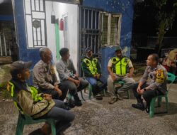 Bhabinkamtibmas Cek Dan Patroli Pos Satkamling, Sosialisasikan Call Center 110 Polres Sibolga