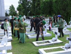 Dalam Rangka HUT Kodam I/BB ke-75, Pangdam I/BB Pimpin Ziarah dan Tabur Bunga di TMP Bukit Barisan