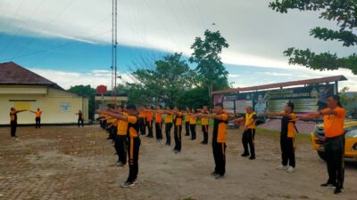 Tingkatkan Kebugaran Fisik Personil, Waka Polres Pakpak Bharat Pimpin Olah Raga Rutin.