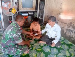 Tunjukkan Kepedulian, Babinsa Koramil 09/NL Jenguk Anak Warga yang Sakit