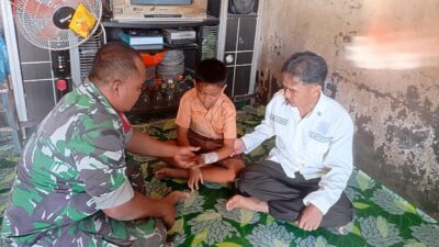 Tunjukkan Kepedulian, Babinsa Koramil 09/NL Jenguk Anak Warga yang Sakit