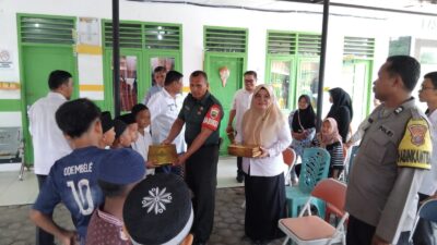 Koramil 01/AK Menghadiri Pelaksanaan Sunat Massal dalam Rangka HUT Kabupaten Labura ke-17 di Desa Londut