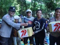 Bantuan Sosial Diberikan Kepada Pemulung, Dalam Rangka Hari Bhayangkara Ke-79