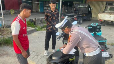 Satgas Gakkum Polres Siak Tindak Pelanggar Lalu Lintas di Perawang, Dukung Kelancaran Ops Patuh LK 2025
