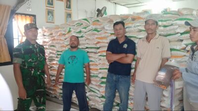 Babinsa Koramil 03/SB Cek Distribusi Beras di Kelurahan Sei Berombang