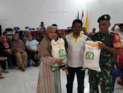 Babinsa Koramil 07/AKB Dampingi Penyaluran Bantuan Beras Pangan Pemerintah