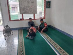 Babinsa Koramil 13/AN Ajarkan Anak-Anak Desa Binaan Mengaji, Tanamkan Nilai-Nilai Keagamaan Sejak Dini.