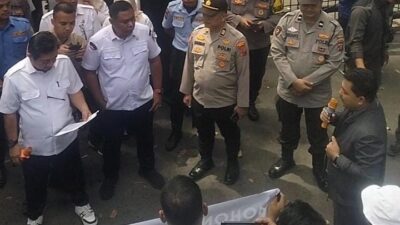 LP Lamban di Proses,Aliansi Buruh dan Ormas Geruduk DPRD Sumut