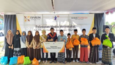 Ratusan Warga dan Santri Mlangi Gamping Sleman Dilayani Pada Baksos Kesehatan Djarum Foundation dan YBSI