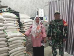 Koramil 12/LP Laksanakan Pendampingan Penyaluran Bantuan Beras Dari Pemerintah Pusat Di Desa Sabungan
