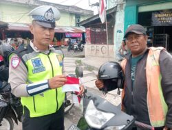 Sat Lantas Polres Pelabuhan Belawan Sosialisasi Kamseltibcar Lantas dan Edukasi Pemasangan Bendera Merah Putih