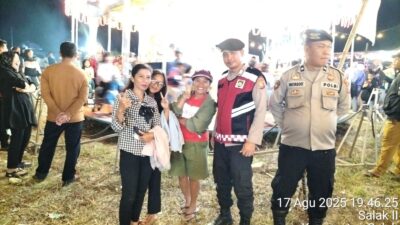 Pengunjung Pasar Malam Ramai Kabag Ops Polres Pakpak Bharat, Kapolsek Salak Bersama Personil Sat Samapta Laksanakan KRYD.