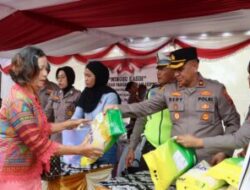 Polda Sumut dan Polres Pelabuhan Belawan Gelar Minggu Kasih dan Gerakan Pangan Murah di Gereja HKBP Pajak Baru Belawan