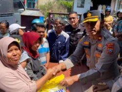 Polres Pakpak Bharat Gelar Pasar Murah Masyarakat Sambut Dengan Gembira.