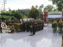 HUT ke-76 Kodam I/BB, Dandim 0209/Labuhanbatu Pimpin Ziarah dan Tabur Bunga di TMP Rantauprapat
