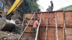 Aek Punati Bersiap Berubah, Jembatan Armco Bantuan Presiden Mulai Dibangun TNI