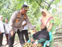 Kapolres Simalungun Turun Langsung, Salurkan Bantuan Kemanusiaan bagi Korban Angin Puting Beliung di Pematang Bandar