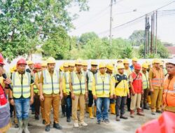 Kadis SDABMBK Medan Dorong Keselamatan Kerja, Gema Halelu Isa Pimpin Apel dan Sosialisasi APD di UPT Timur