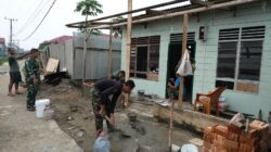 Satgas TMMD ke-130 Percepat Pembangunan Teras Rumah Ibu Dorima.