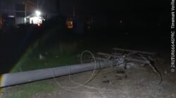 Tiang Listrik di Sei Mati Medan Labuhan Ambruk Ditabrak Truk, Warga Gelap Gulita Sejak Subuh