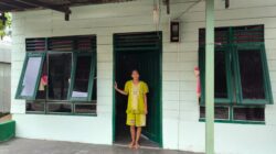 Satgas TMMD ke-130 Kodim 0209/Labuhanbatu Rampungkan Pembangunan RTLH, Ibu Dorima br Marbun Tersenyum.
